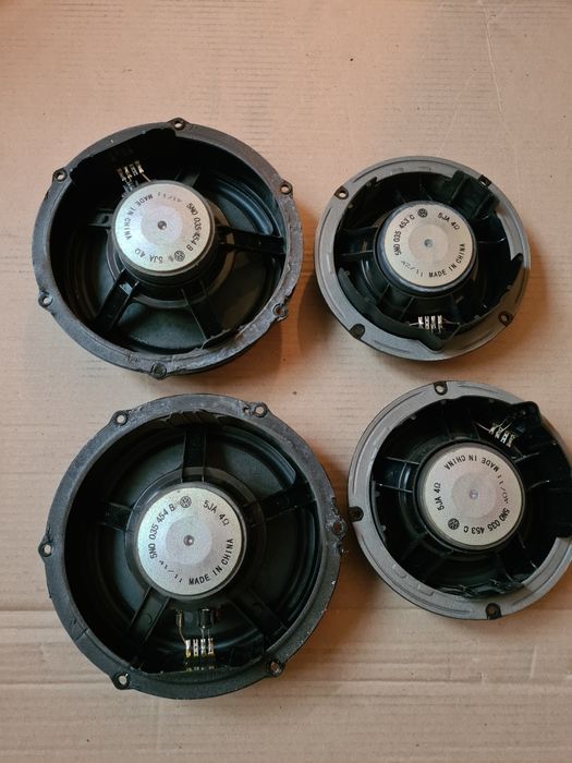 Boxa fata spate Tiguan