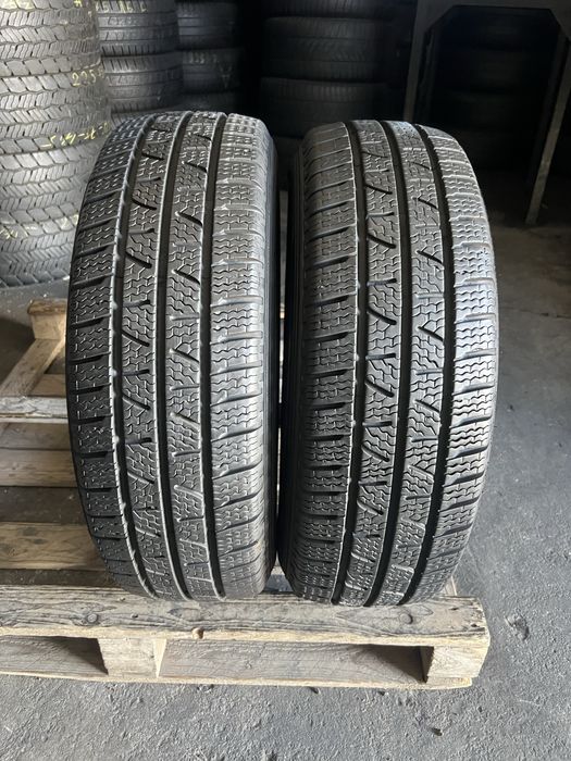 2 anvelope iarna 205/65/16C Pirelli 8 mm!