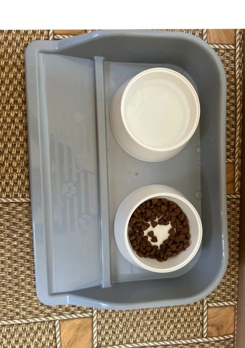 Продам миски для корма .