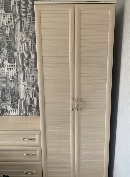 Продается шкаф,комод, кровать