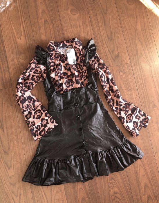 Compleu, model actual, cămașă cu fustă