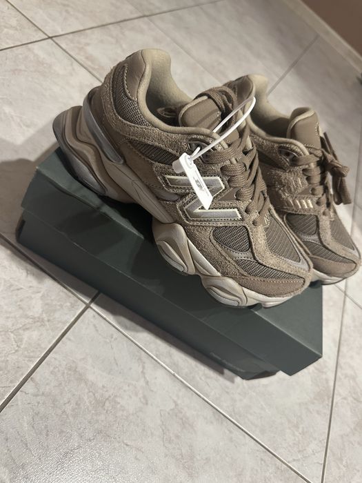 New Balance 9060 Mushroom