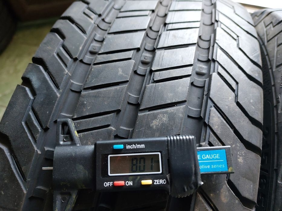 2 anvelope 215/65 R15 C Continental
