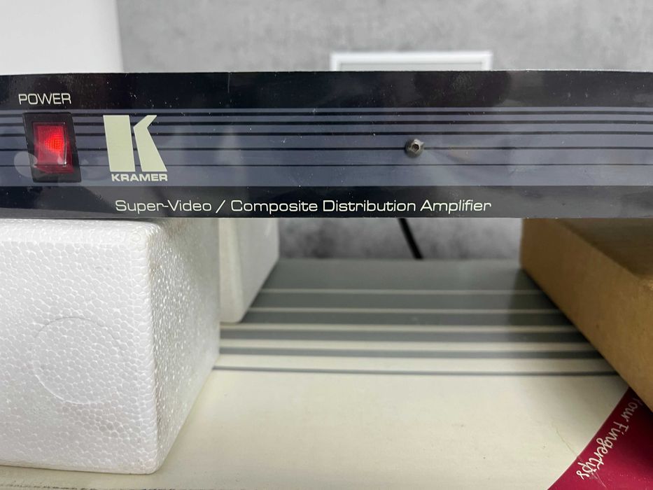 Kramer Electronics SV-5N is a professional video distribution amplifier (DA)