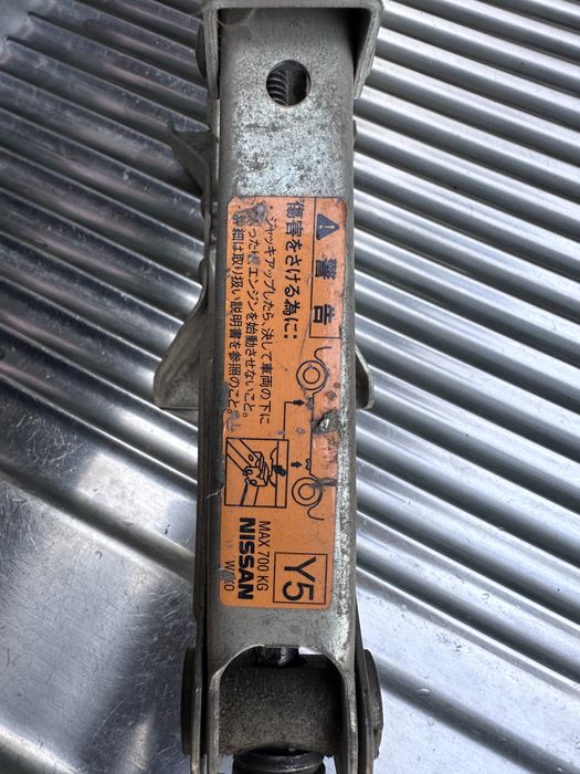 Продам домкрат оригинал