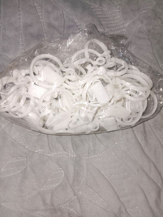 Продам крючки для занавесок.