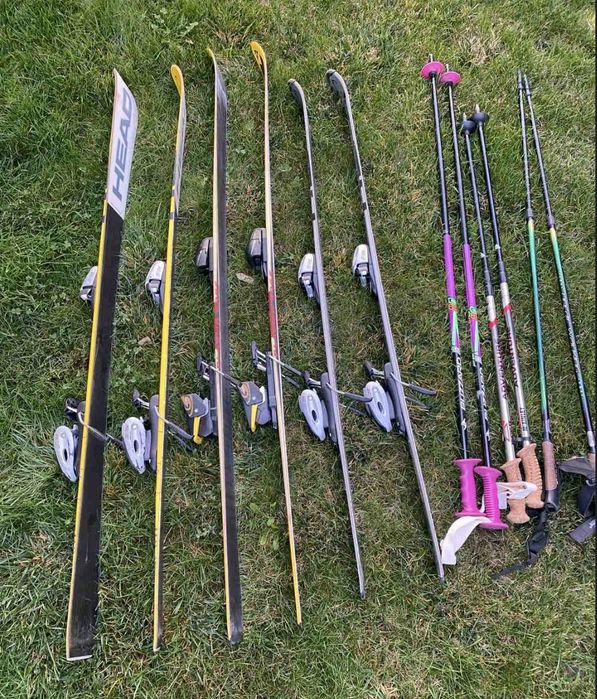 Ски оборудване - обувки, ски и щеки