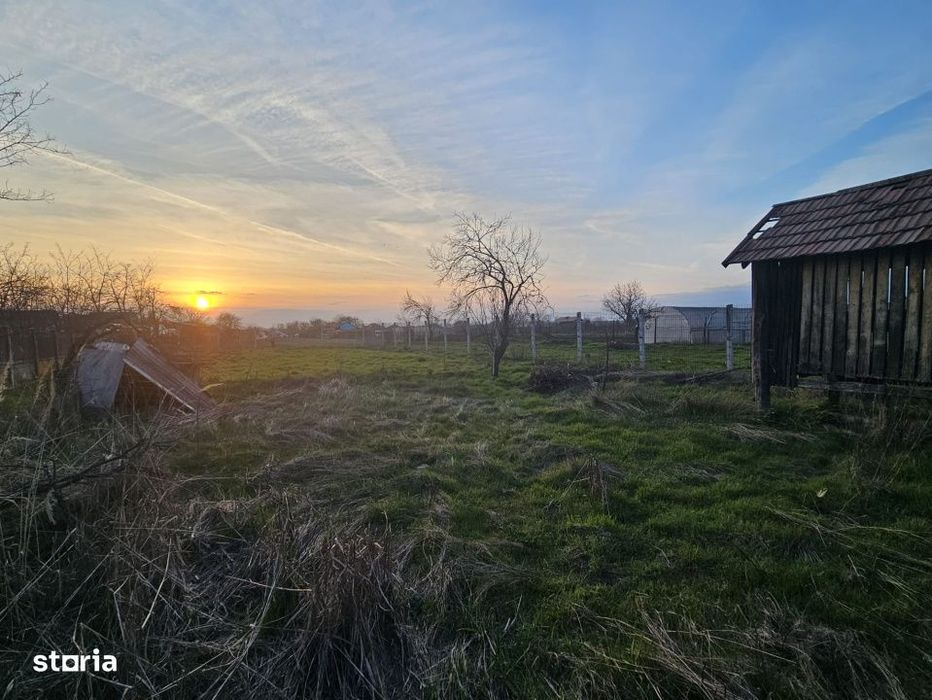 Casa parter, 100 mp utili, 1090 mp teren,  Pielesti
