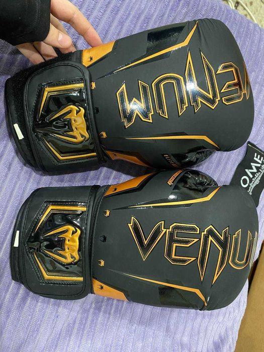 боксерские перчатки