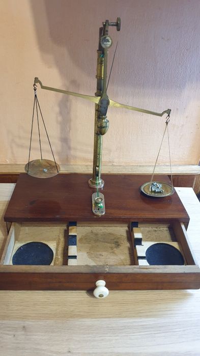 Стар имперски- Тулски самовар на въглища,мед. везна