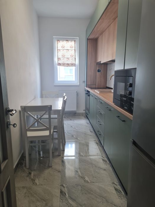 Proprietar, inchiriez apartament 2 camere cu loc de parcare