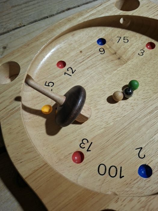 Joc,ruleta cu titirez