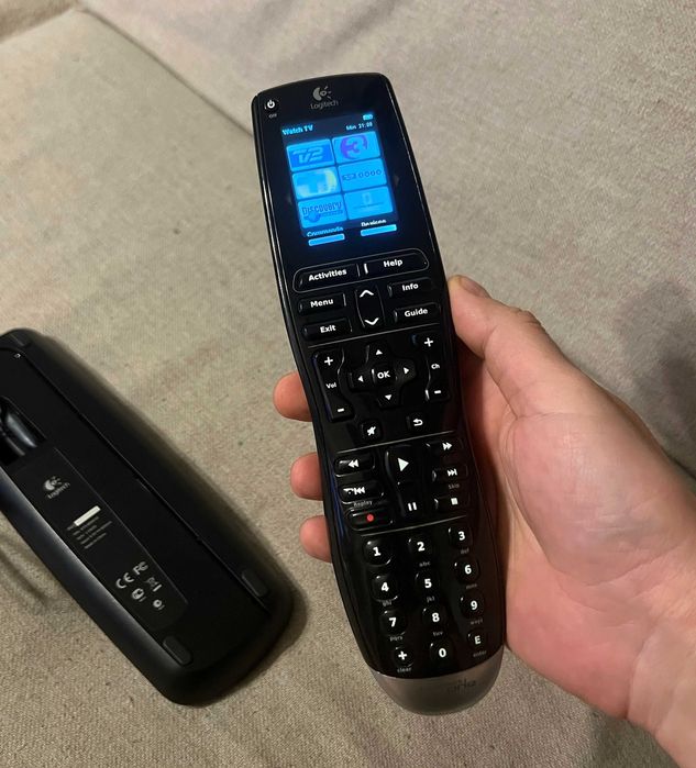 Telecomanda universala Logitech Harmony One cu dock
