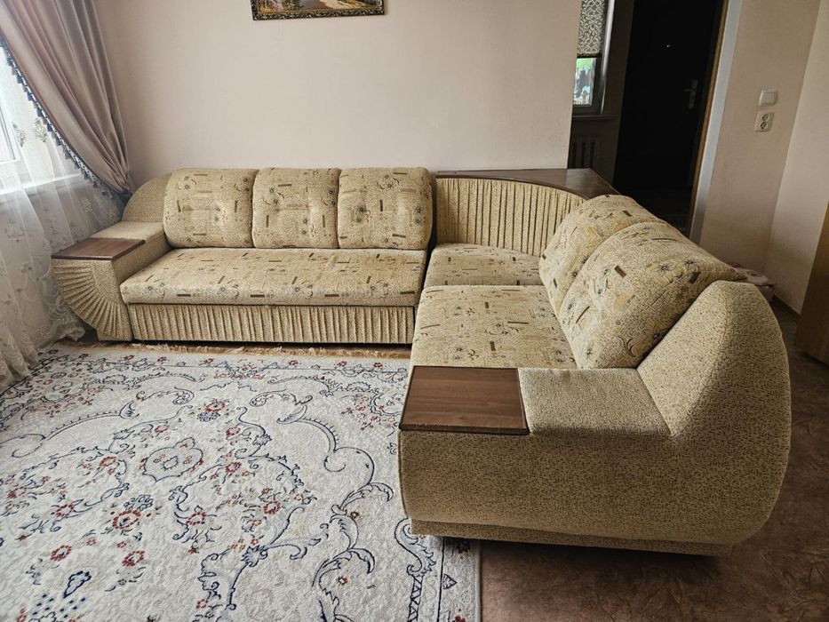 Продается диван.