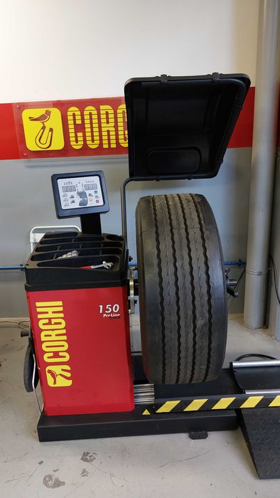 CORGHI - ProLine Truck150  Баланс машина за гуми на товарни автомобили