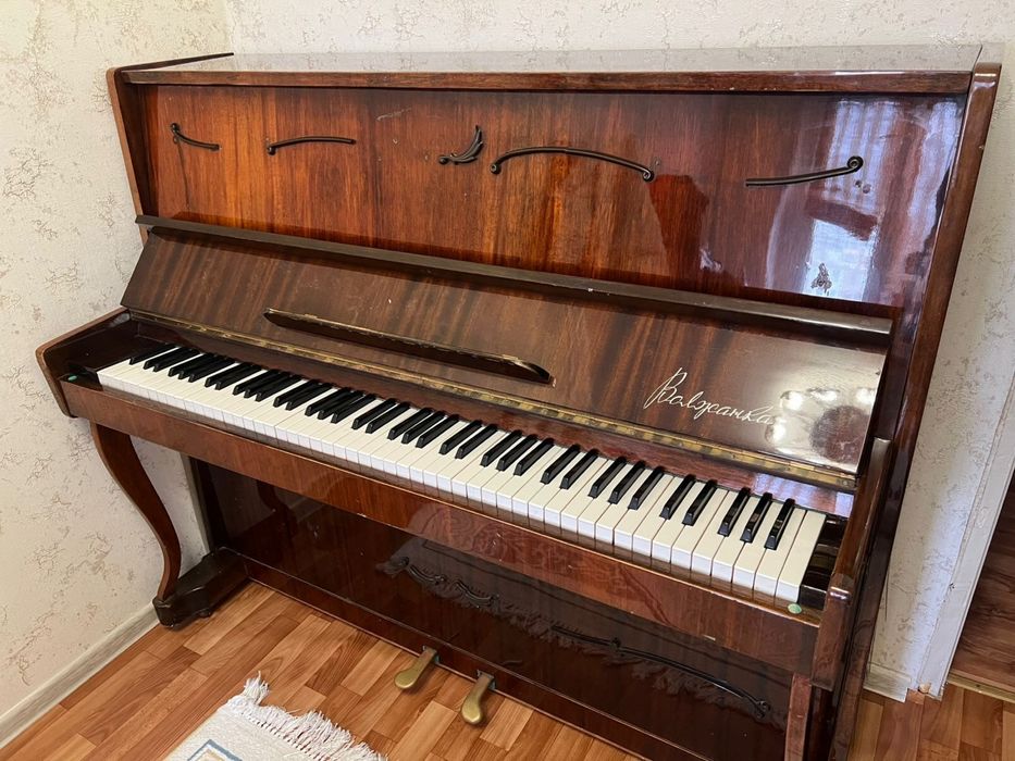 Продается Пианино