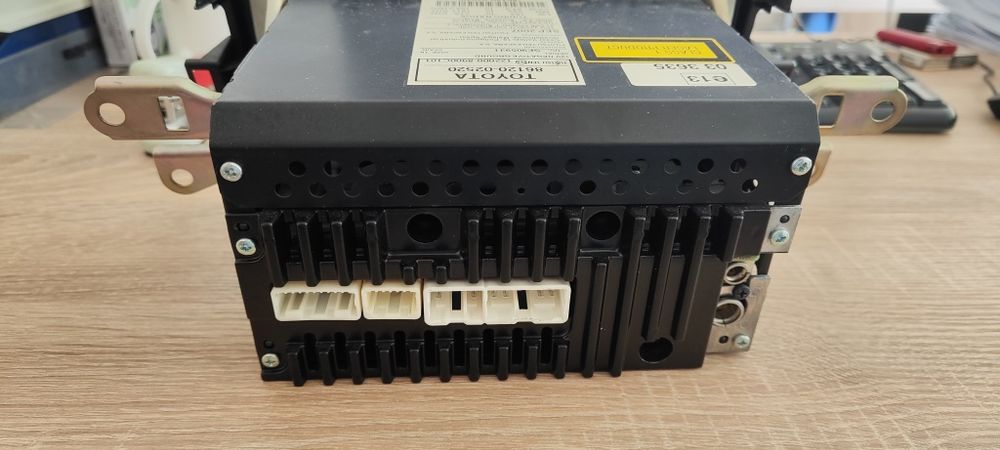 Радио за Тойота авенсис