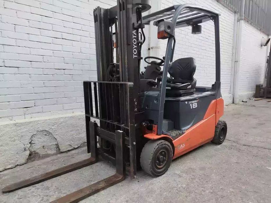 Electrostivuitor TOYOTA 8FBM18T – 1.800 kg – Duplex 3,5 m – Baterie regenerată