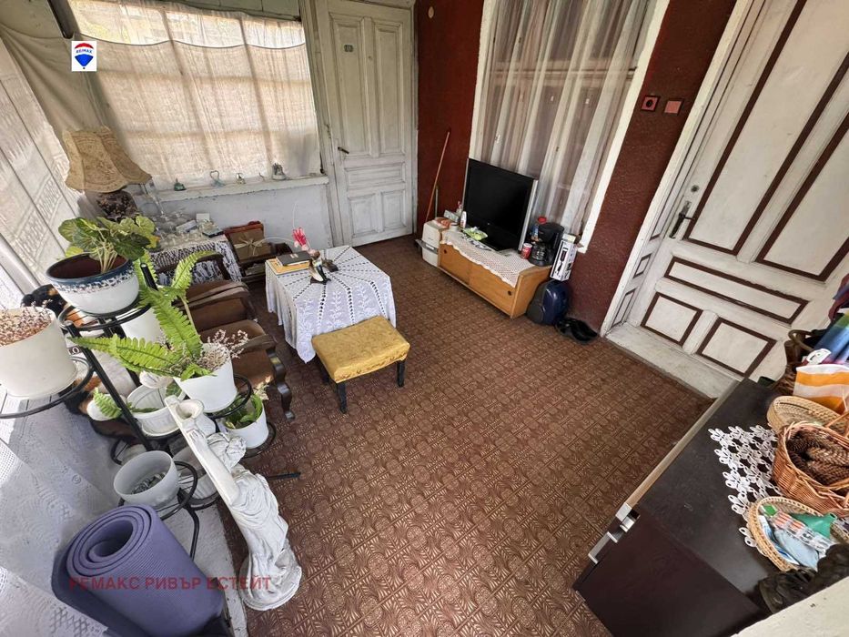 Вила на три етажа с. Николово, местност Дрибак