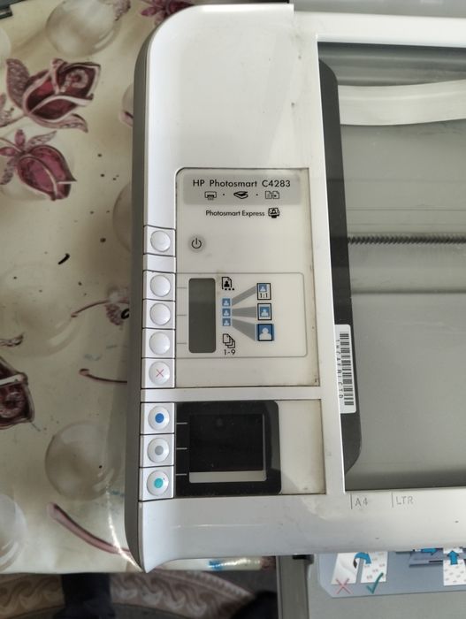 Принтер чернобелый и цветной