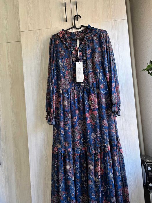 Продается женское платье