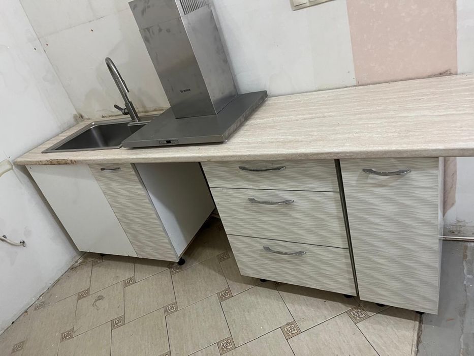 Продам кухонную гарнитуру.