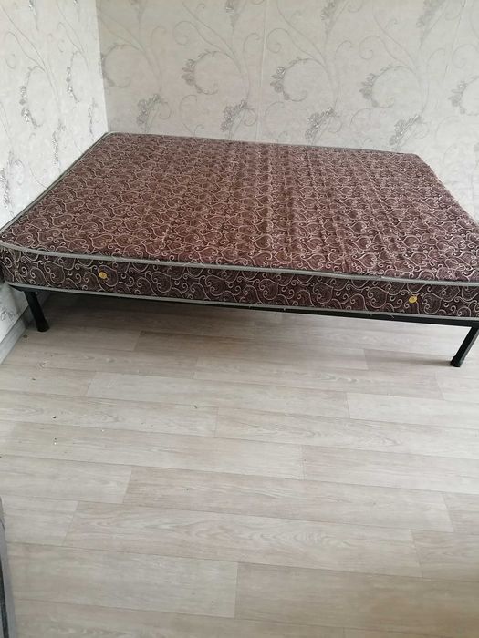 Отдам даром кровать и тахту