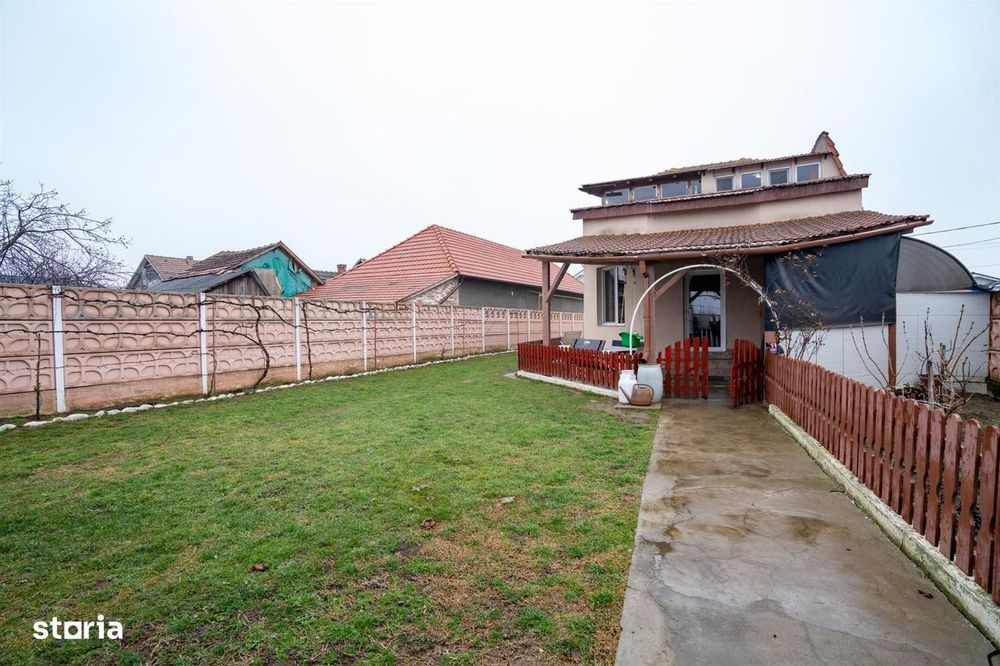 Casa cu 4 camere si 1000 mp teren Santandrei