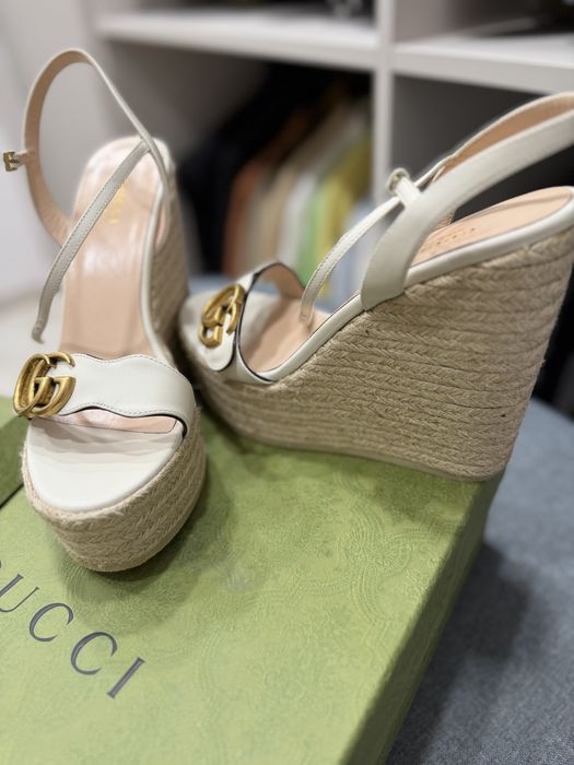 Оригинални дамски сандали GUCCI – като нови