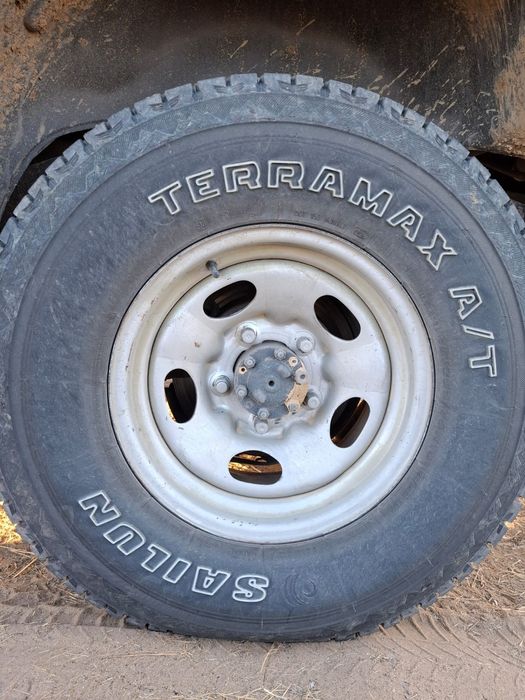 Покрышка сатылады!
Размер 285/75R16 
1-2 ай жүрілген
4шт комплект 200м