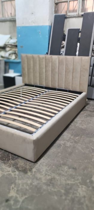 Продам кровать размер 1600+2000