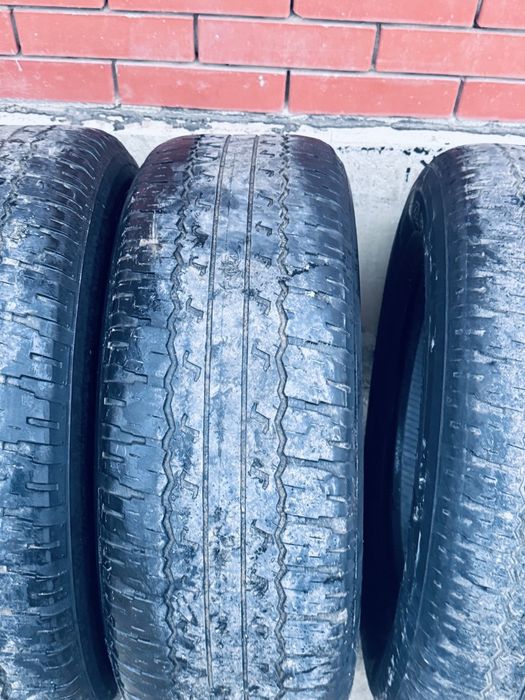 Покрышка на хайлюкс