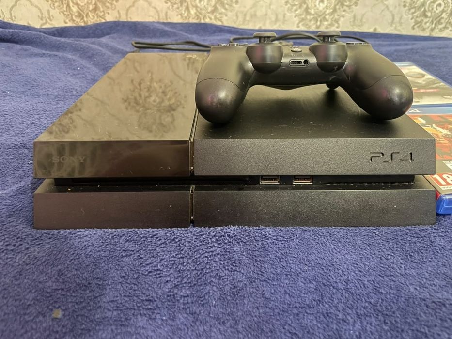 Продам приставку PS 4