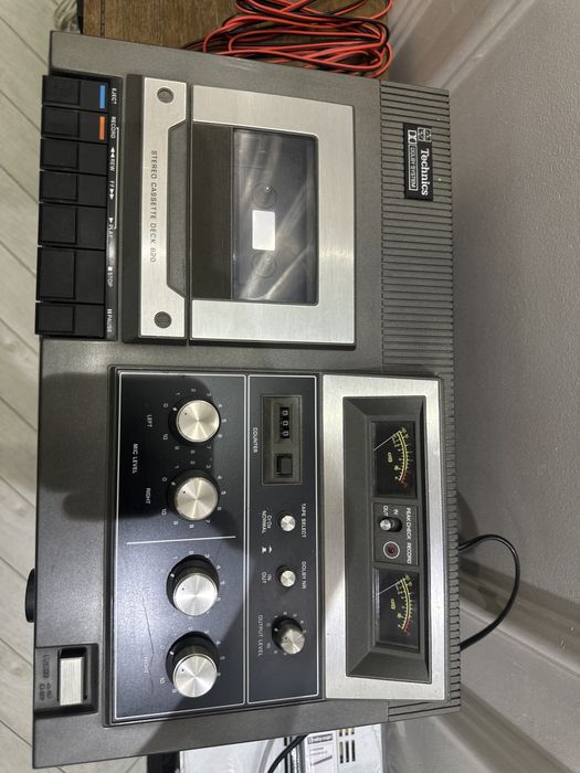 Техника Akai, Grundig, Technics, Hitachi , Sony, JVC, Aiwa, Philips