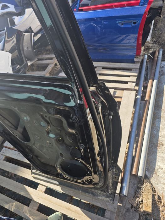 VW Touareg III 19- Задна лява врата