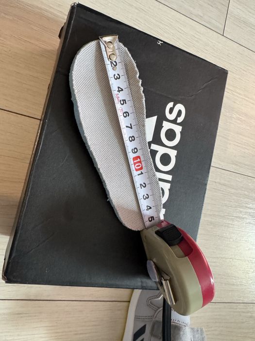 Маратонки Адидас, номер 24