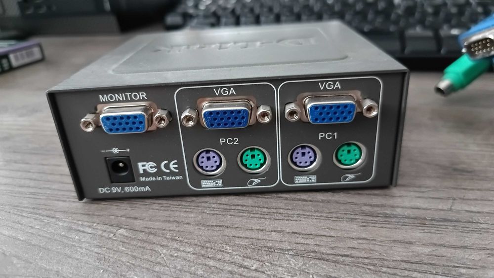 Аналогов DLink KVM Switch-превключвател за 2 PC