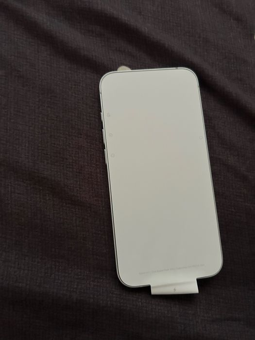 Продава се Iphone 16e 128bg Чисто нов