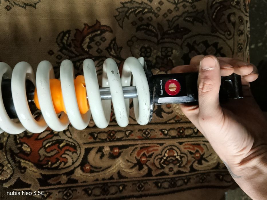 Продам амортизатор