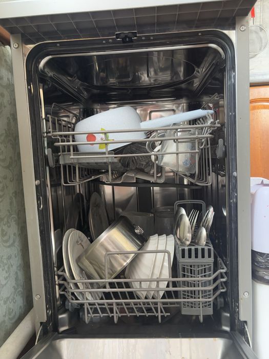 Продам посудомоечную машину