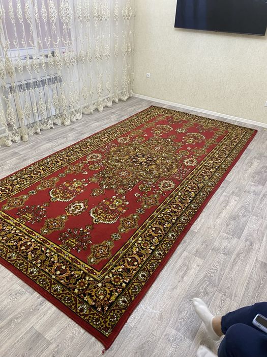 Продам ковёр размер 2х4