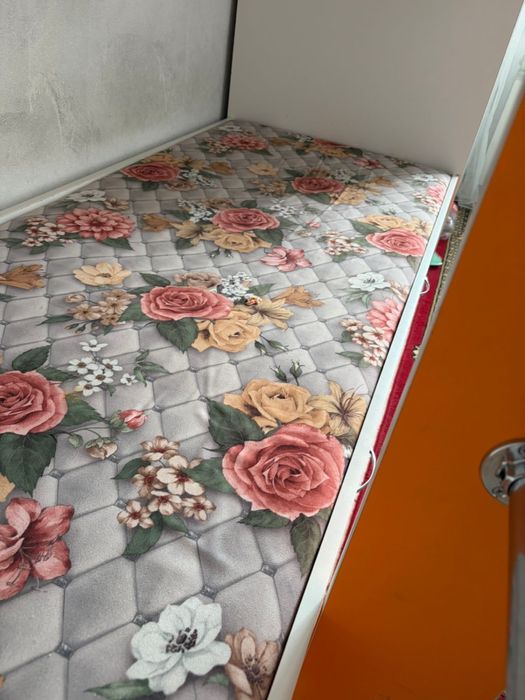 Продается кровать детская двухяростная