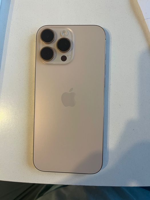 Vând Iphone16 pro max 100% baterie