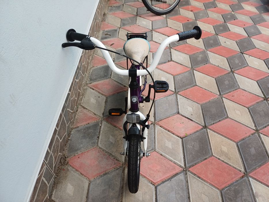 Bicicleta de copii cu roti de 14 inch super frumoasa