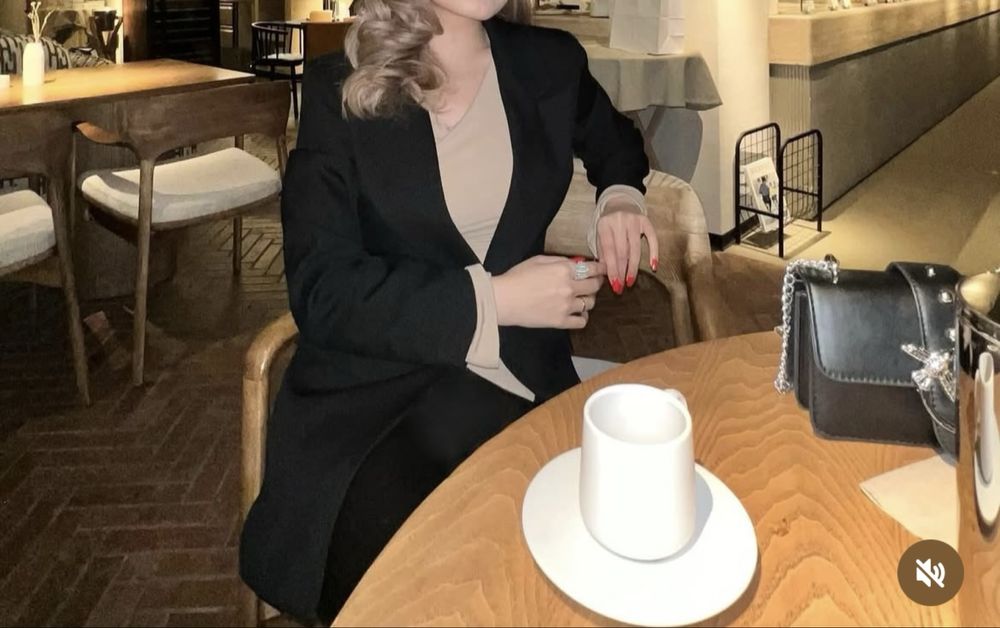 Продам чёрный костюм.