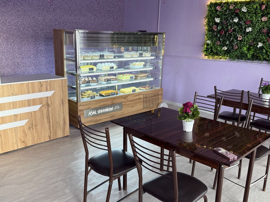 Vitrina tort, shirinliklar va gosht mahsuloatlari uchun