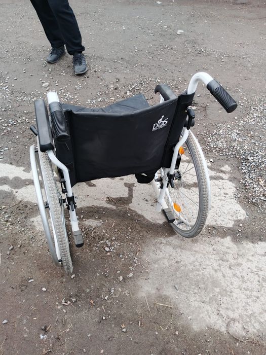 Продам инвалидную коляску