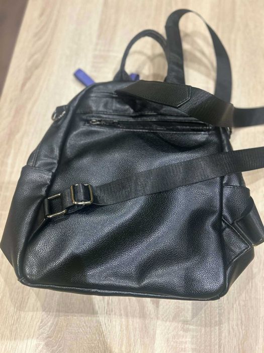 Дамска раница - като нова