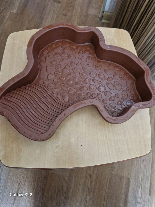 Продам мини бассейн поилку.