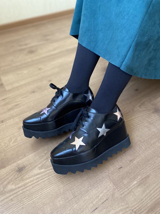 Продам брендовую обувь